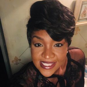 Meet your Posher, Dana